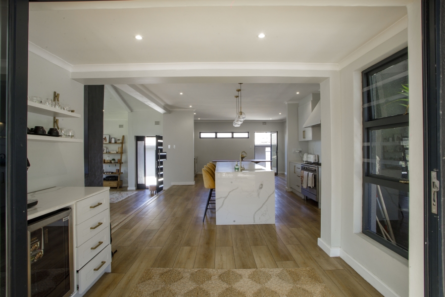 4 Bedroom Property for Sale in Loevenstein Western Cape